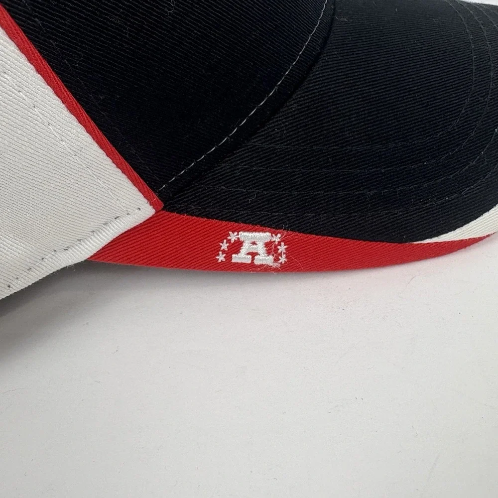 NWT Patriots v. Eagles Hat Cap Snap Back Super Bowl XXXIX